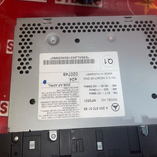 2005 2006 2007 MERCEDES BENZ OEM AM FM Radio CD Player A 203 870 51 89 ME110U - Thumbnail 5