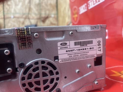 06-2007 Ford Escape Mercury Mariner AM FM CD w Navigation 6M6T-18K931-AE FO230U - Thumbnail 7