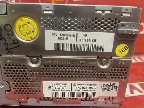 2005 - 2009 Volkswagen OEM Navigation Radio DVD Display Screen 1K0035 197D VW124 - Thumbnail 5