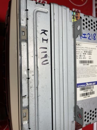 2005 - 2010 Hyundai Kia OEM AM FM Radio Stereo CD Player Receiver Tan KI119U - Thumbnail 4