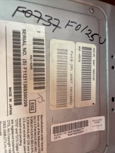 2009 Lincoln MKS AM FM Radio 6 CD Player Navigation Part AA5T-18K931AD FO225U - Thumbnail 4