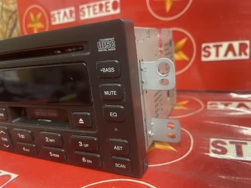 2004-08 Suzuki Forenza AM FM Receiver CD Player Cassette 96 437 609 SUZ110U - Thumbnail 3