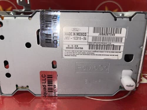 2016-2018 Ford Focus AM /FM Radio Receiver XM MP3 CD JM5T18D818BA FO152BU - Thumbnail 3
