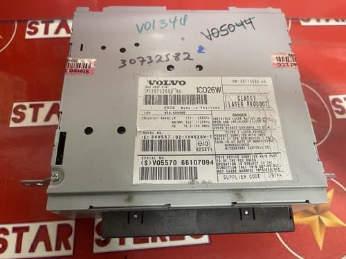 2007 Volvo OEM XC90 136kW 2400cm3 Radio/CD/DVD/head unit 30732582AD OEM VO134U - Thumbnail 2