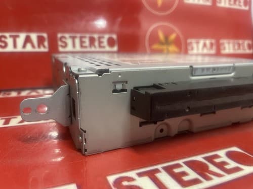 2003-2006 Genuine OEM Volvo Radio CD Player Receiver 30737973 VO131U - Thumbnail 2