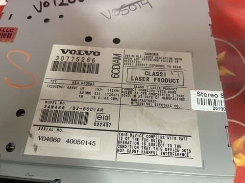 2004-2007 Volvo S40 S-40 Radio 6 Disc Changer CD Player OEM 30775286 VO120U - Thumbnail 5