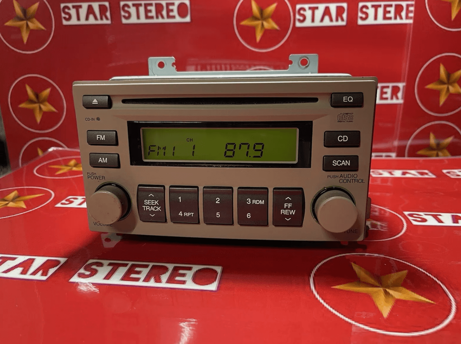 2005 - 2010 Hyundai Kia OEM AM FM Radio Stereo CD Player Receiver Tan KI119AU - Thumbnail 3