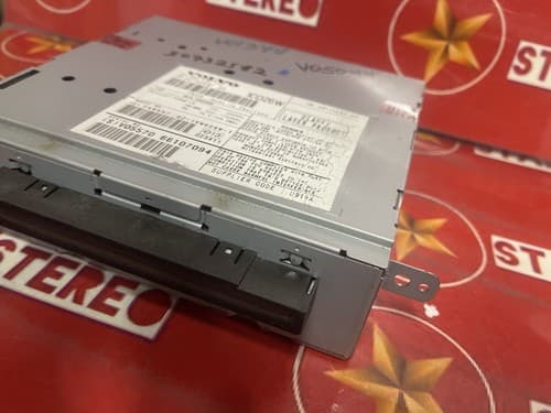 2007 Volvo OEM XC90 136kW 2400cm3 Radio/CD/DVD/head unit 30732582AD OEM VO134U - Thumbnail 3