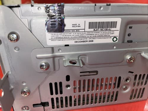 2008 Ford Escape Mariner Radio MP3 CD Player AM FM 8L8T-19C108-AJ OEM FO155U - Thumbnail 4