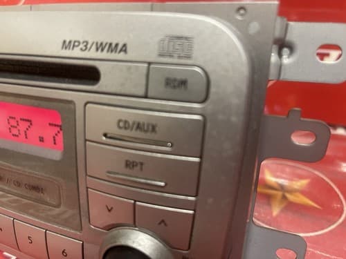 2005-2006 Suzuki Aerio CD Radio Stereo Player 39101-59JC0 AMFM Tuner SUZ102U - Thumbnail 2