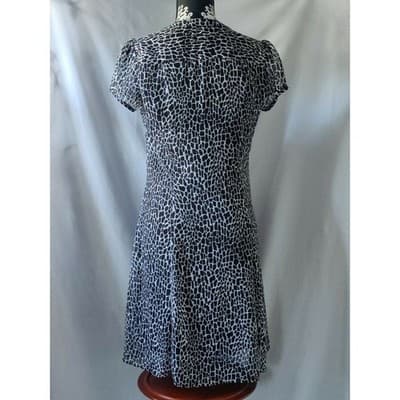 MSK Petite Animal Print Fit & Flare Dress Short Sleeve V-Neck Black/White Size 6 - Thumbnail 4