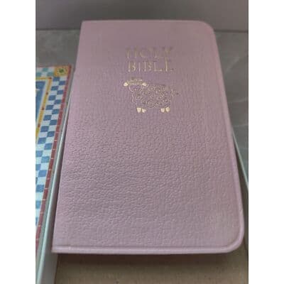 KJV Baby's New Testament w/ Psalms Pink Girl, Baby Pocket Bible - Thumbnail 2