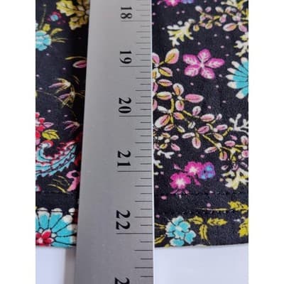 Women's Self Esteem Top Style 4948570X Cap Sleeves V-Neck SZ Medium - Thumbnail 5