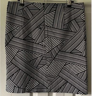 Worth Women's Geometric Pencil Skirt Black & White Size 10 Short - Thumbnail 2