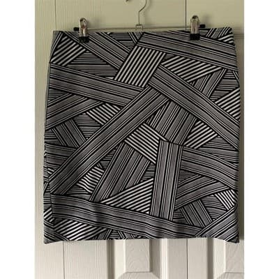 Worth Women's Geometric Pencil Skirt Black & White Size 10 Short - Thumbnail 9