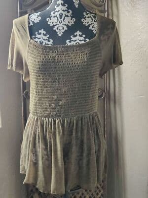 VTG. Rewash Juniors Large Boho Green Smocked Flutter Sleeve High Low Burnout Top - Image 1