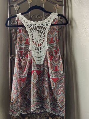 VTG. Forever 21 Women's Size Medium T-Back Tank Top - Thumbnail 2