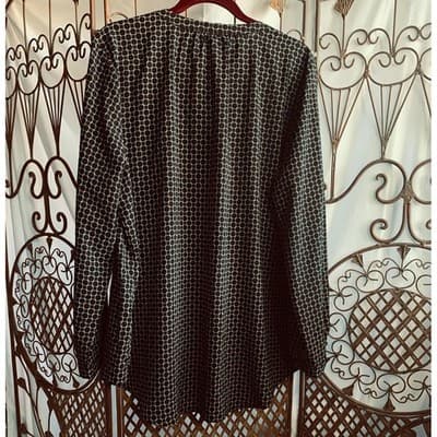 Jaclyn Smith Collection Black White Geometric Long Sleeve V Neck Blouse Plus XXL - Thumbnail 2