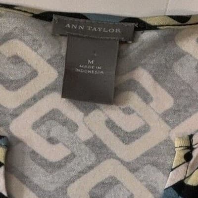 Ann Taylor Womens V-Neck Long Sleeve Top Blouse Geometric Print Size Medium - Thumbnail 3