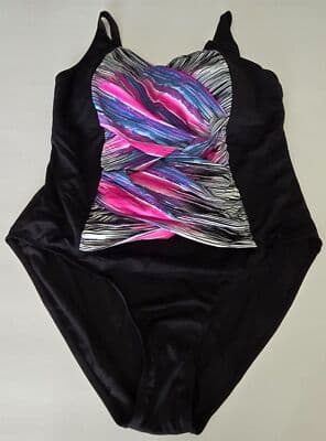 Cross our hearts, criss-cross design l one-pc Swimsuit 22W - Thumbnail 5