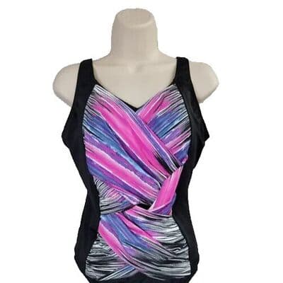 Cross our hearts, criss-cross design l one-pc Swimsuit 22W - Thumbnail 3