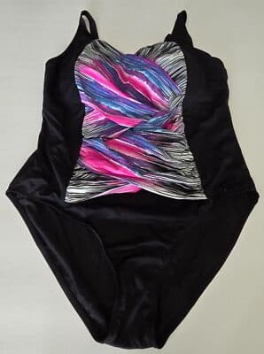 Cross our hearts, criss-cross design l one-pc Swimsuit 22W - Thumbnail 4