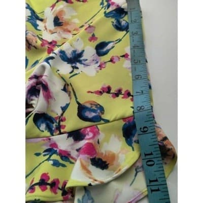 Women Size 14 Isaac Mizrahi Womens Yellow Floral Short - Thumbnail 9