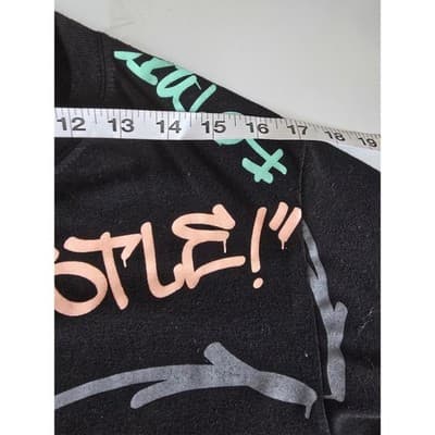 BAILEYS APPAREL Black Long Sleeve Graphic Tee Hustle Crown Graffiti Print Medium - Thumbnail 3