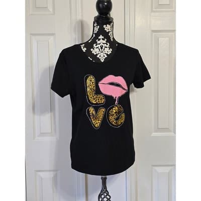 Black Graphic Tee Lips Leopard Print LOVE V Neck Short Sleeve Shirt - Image 1