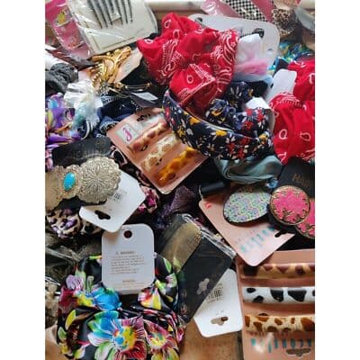 20 PC LOT Fashion Hair Accessories Salvage Shelf Pulls Assorted Styles and Brand - Thumbnail 2