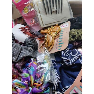 20 PC LOT Fashion Hair Accessories Salvage Shelf Pulls Assorted Styles and Brand - Thumbnail 8