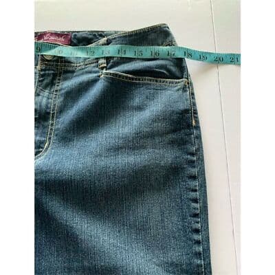 Gloria Vanderbilt Women's Capri Jeans Size 12 Blue Embroidered Cuffs - Thumbnail 2