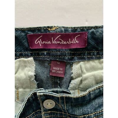 Gloria Vanderbilt Women's Capri Jeans Size 12 Blue Embroidered Cuffs - Thumbnail 9