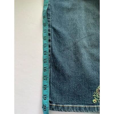Gloria Vanderbilt Women's Capri Jeans Size 12 Blue Embroidered Cuffs - Thumbnail 3