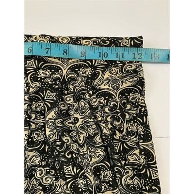 Huefulin's Women's M Black Paisley Print Elastic Waist Shorts - Thumbnail 4