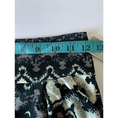 Indero Women's Zigzag Pattern Shorts Size S/M Elastic Waistband - Thumbnail 5