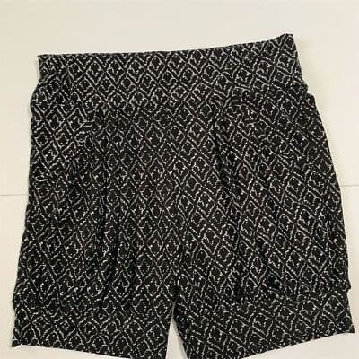 Women's S/M Black & White Geometric Shorts Casual - Image 1