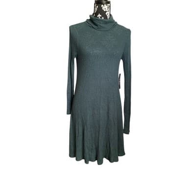 Lulu's Women's M Green Ribbed Mock Neck Backless Swing Dress Short - Image 1