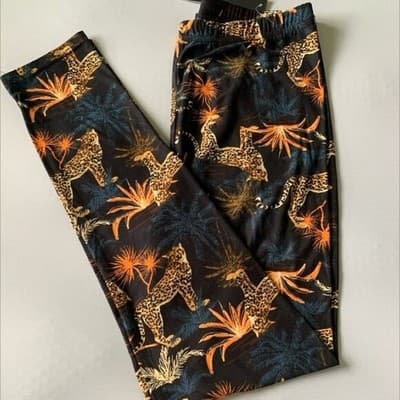 Hawaiian Leopard Print Leggings - Thumbnail 4
