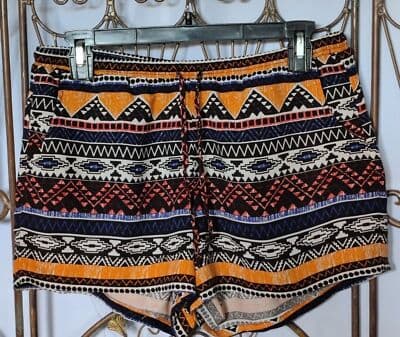 No Boundaries Aztec Pattern Comfy Shorts with Drawstring and Pockets! Med - Thumbnail 3