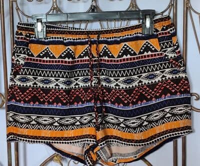 No Boundaries Aztec Pattern Comfy Shorts with Drawstring and Pockets! Med - Thumbnail 4