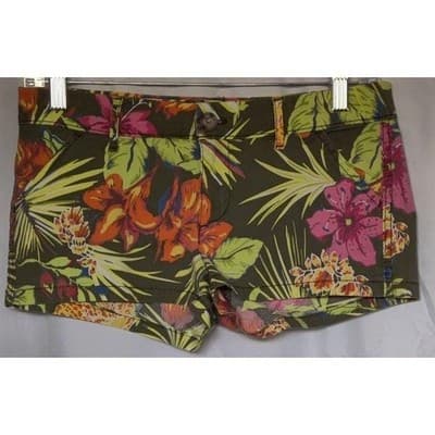 Holister Floral Stretch Print Hot Pants Shorts. Size 1 - Thumbnail 6