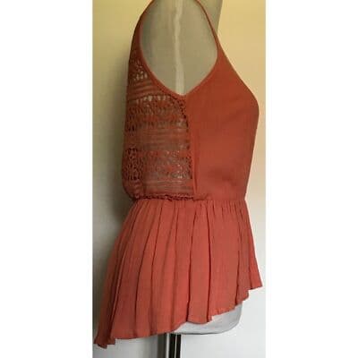Women Coral INA Sleeveless Zip Top Crochet Accent Back Medium NWT - Thumbnail 3