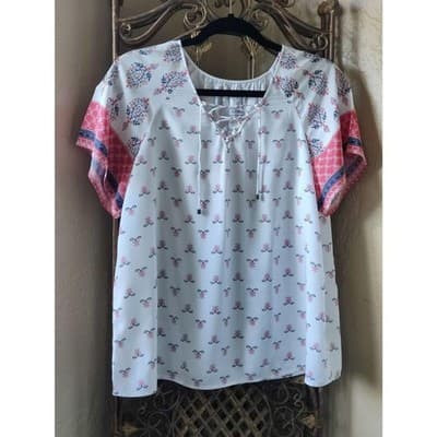 Women's Short Sleeve Top St John's Bay Size PM RN#93677 Laced v-neck - Thumbnail 2