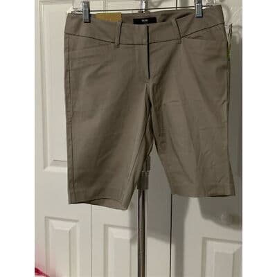 VTG. Mossimo Women's Size 4 Shorts Beige Flat Front Casual Summer - Thumbnail 2