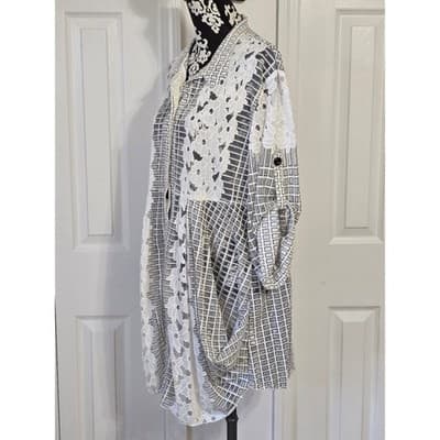 Womens Geometric Square Print V Neck Blouse Casual Top - Thumbnail 12