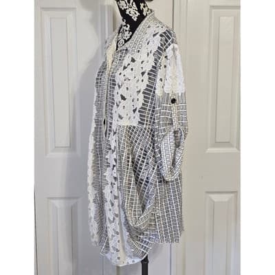 Womens Geometric Square Print V Neck Blouse Casual Top - Thumbnail 11