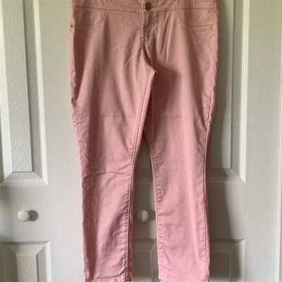 No Boundaries Women's Mid Rise Skinny Pink Jeans Size 13 - Image 1