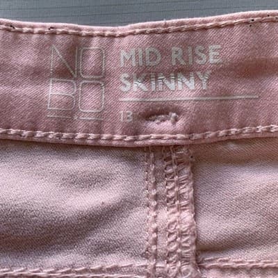 No Boundaries Women's Mid Rise Skinny Pink Jeans Size 13 - Thumbnail 3