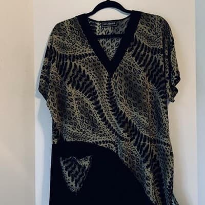 100% Feminin Paris Animal Print Asymmetrical V-Neck Tunic Top Black Tan - Thumbnail 6